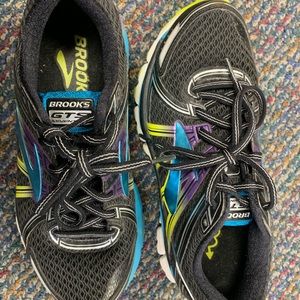 Brooks GTS Adrenaline 17